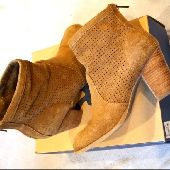 American Eagle Ankle Boots Western Suede Brown Tan Stacked Block Platform Heel 9 - Picture 2 of 6